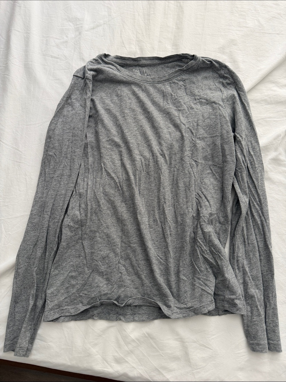 Time and Tru women’s Black Long-Sleeve Crewneck Tee size M